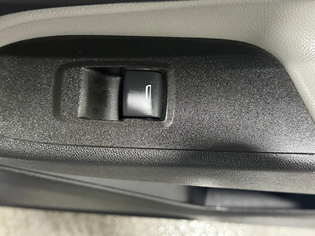 Used 2024 Chevrolet Equinox LT image 5