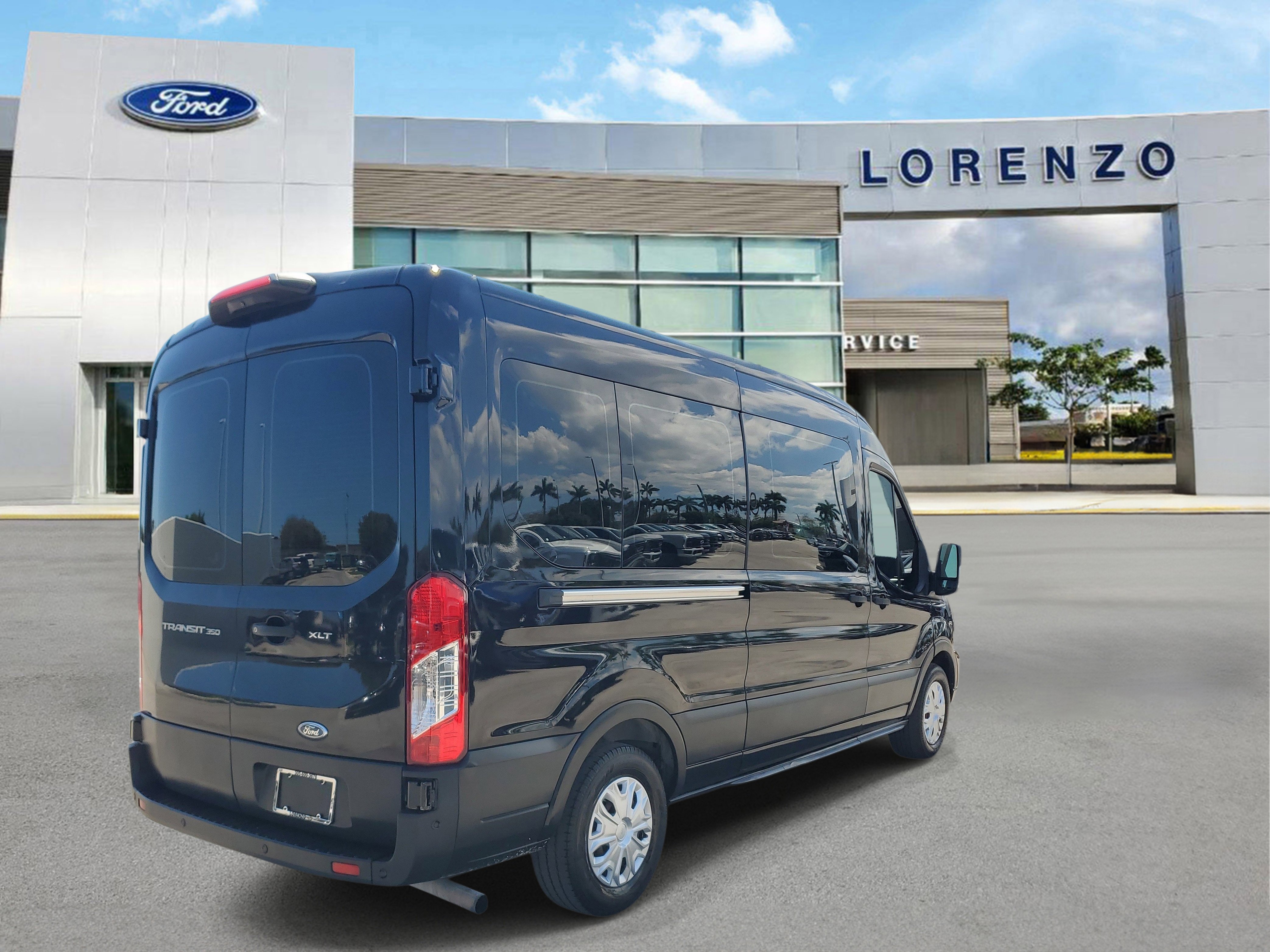Used 2021 Ford Transit 350 XLT image 5