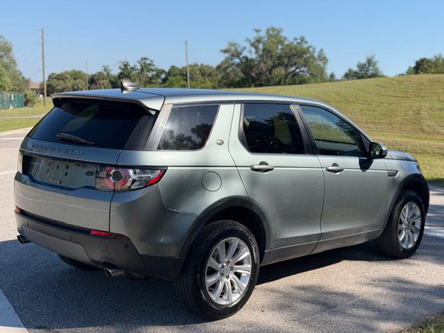 Used 2017 Land Rover Discovery Sport SE AWD/4WD image 5