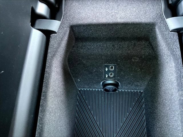 Used 2023 BMW 740i RWD image 18