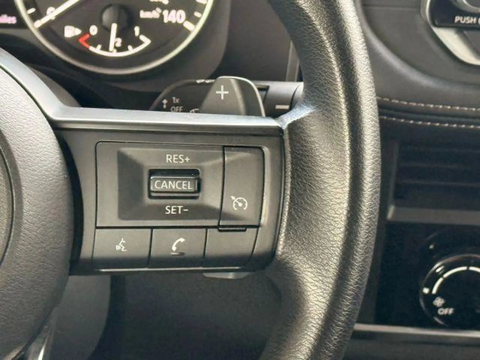 Used 2023 Nissan Rogue S AWD/4WD image 31