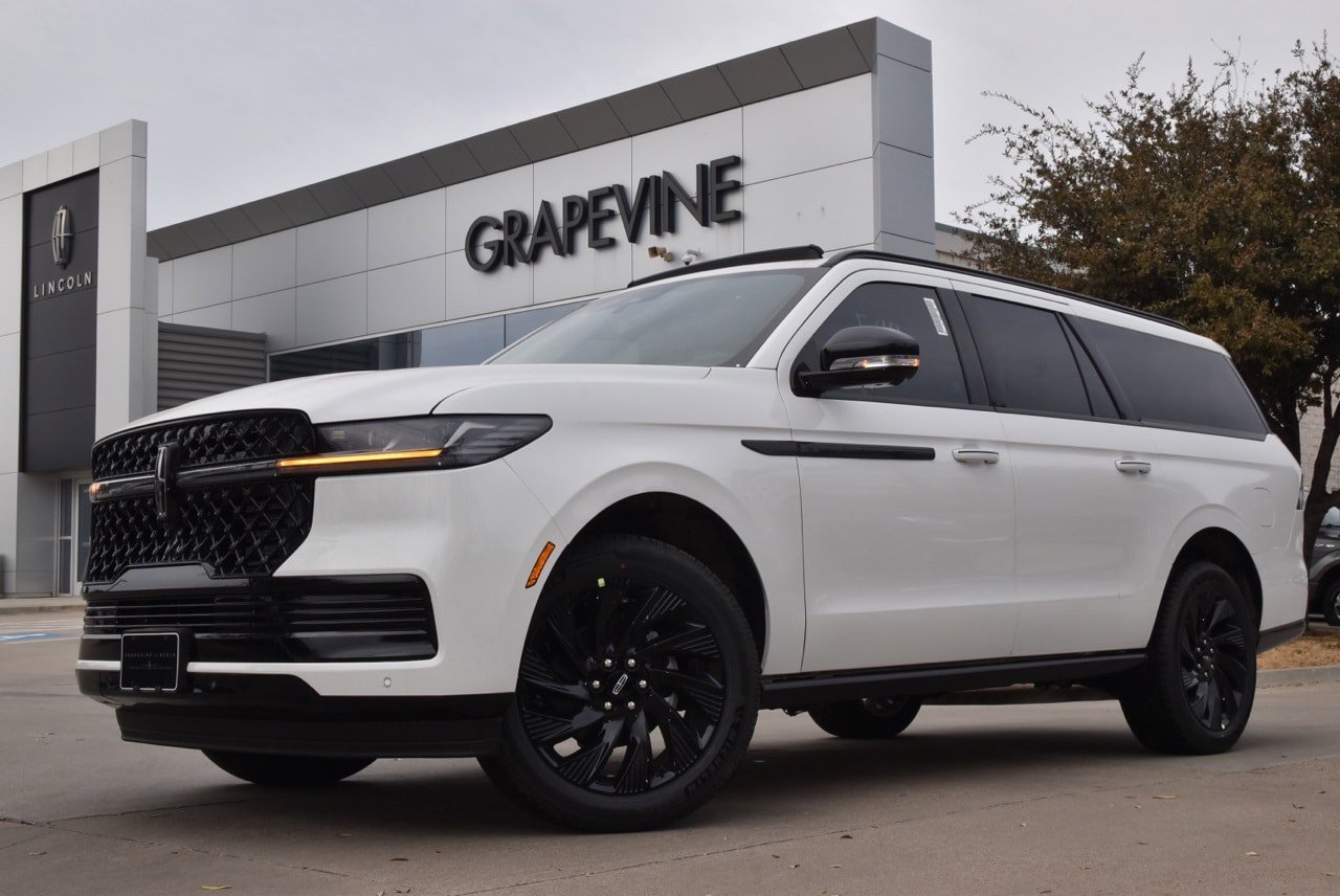 New 2025 Lincoln Navigator L Reserve w/ Jet Appearance Package image 8