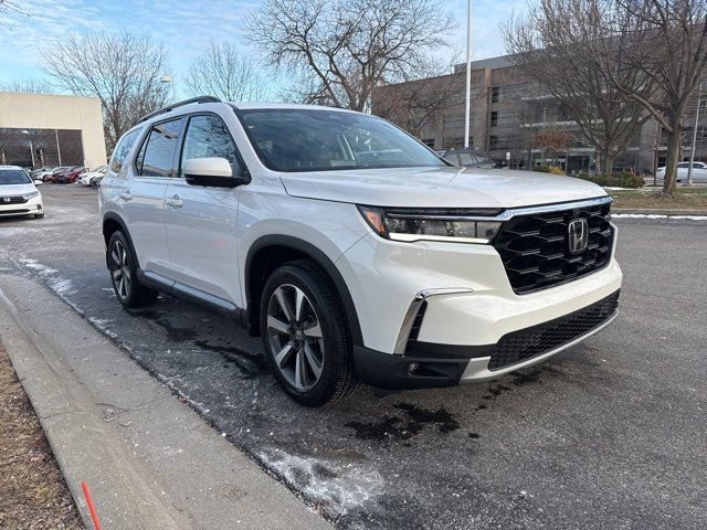 Certified 2025 Honda Pilot Elite image 16