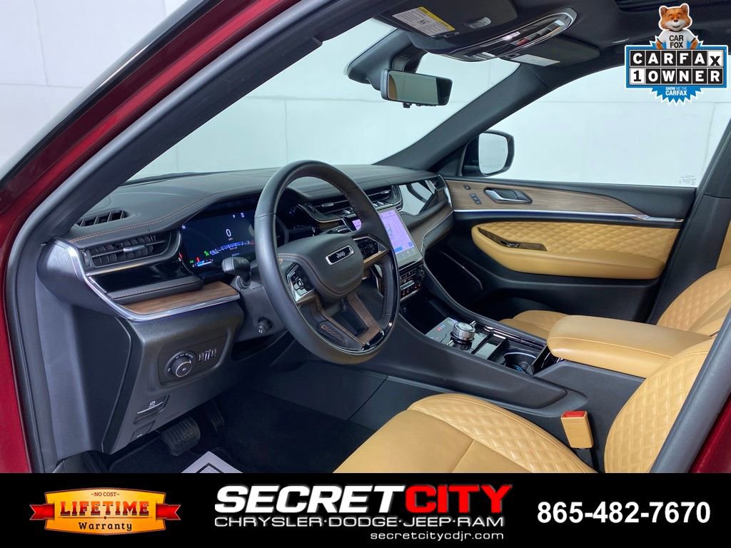 Used 2025 Jeep Grand Cherokee Summit w/ Adv Protech Group IV AWD/4WD image 11