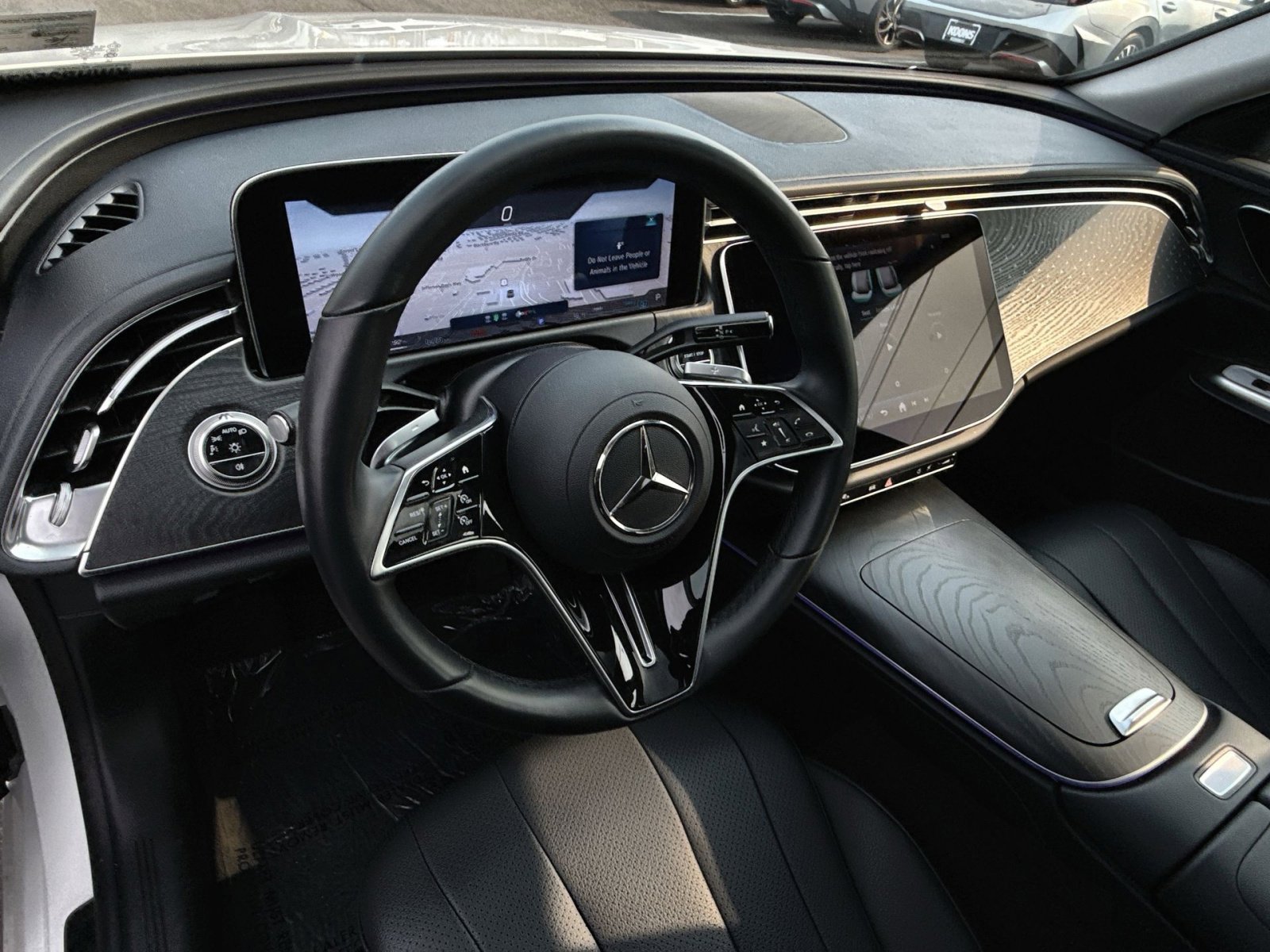 Used 2025 Mercedes-Benz E 450 4MATIC Sedan image 16