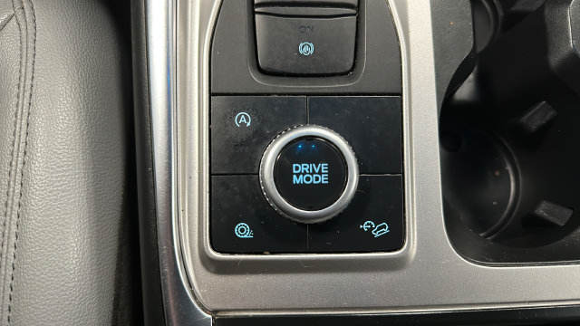 Used 2021 Ford Explorer XLT w/ XLT Sport Appearance Package AWD/4WD image 32