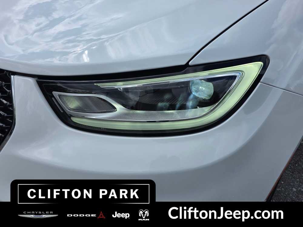 Used 2026 Chrysler Pacifica Select FWD image 7