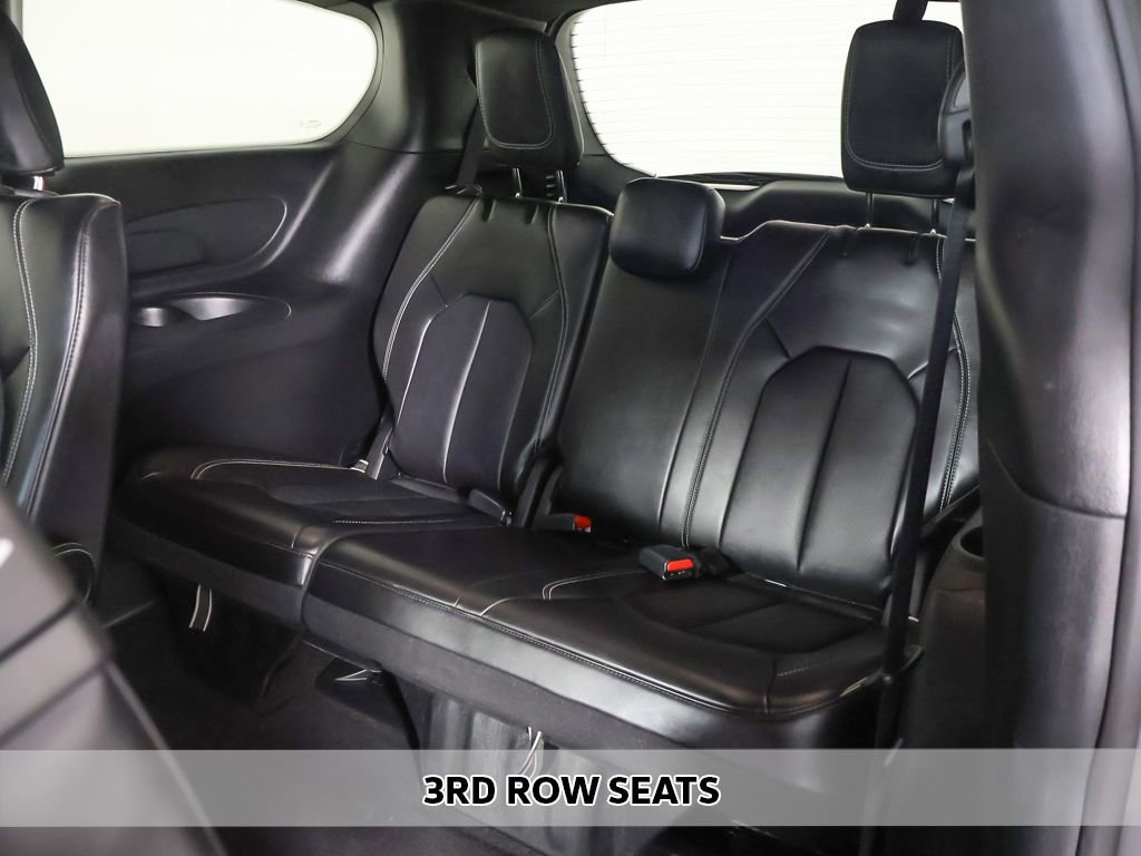 Used 2025 Chrysler Pacifica Select FWD image 7