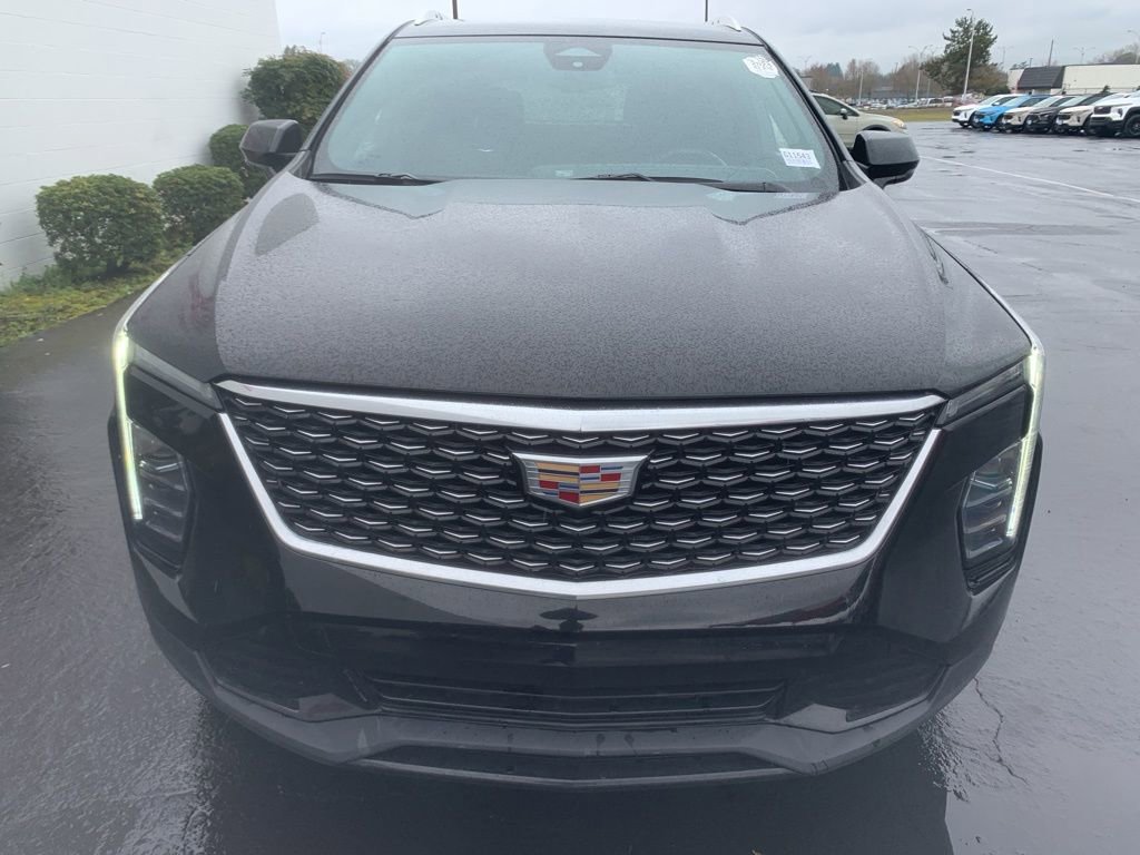 Used 2024 Cadillac XT4 Premium Luxury image 6