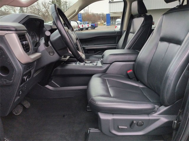 Used 2024 Ford Expedition Max XLT image 12
