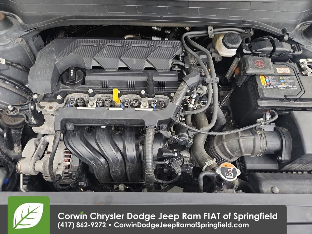 Used 2025 Hyundai Venue SEL FWD image 35
