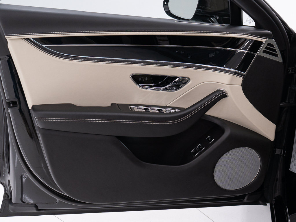 Certified 2021 Bentley Flying Spur W12 AWD/4WD image 11