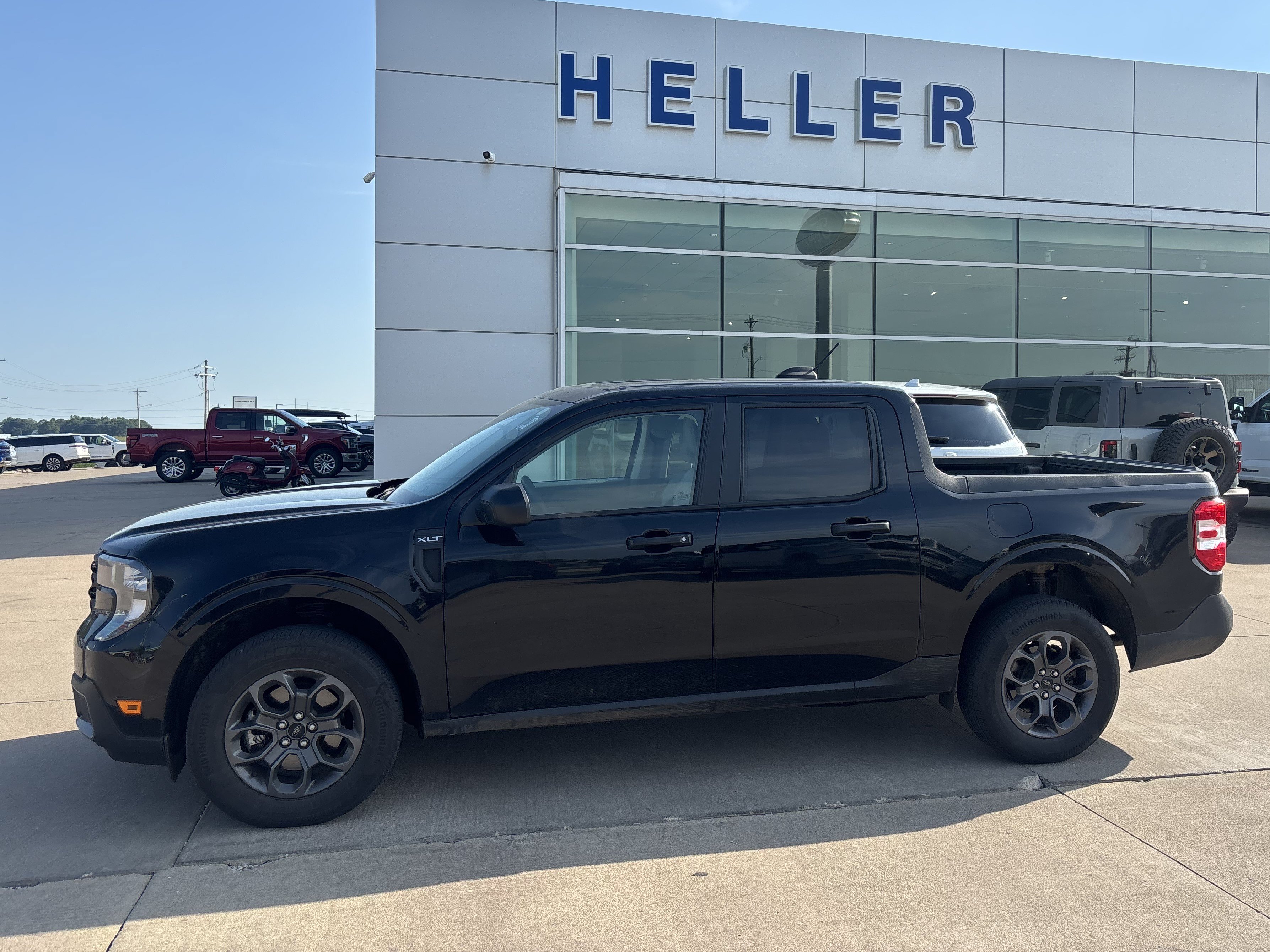 Used 2025 Ford Maverick XLT w/ Equipment Group 302A AWD/4WD image 3