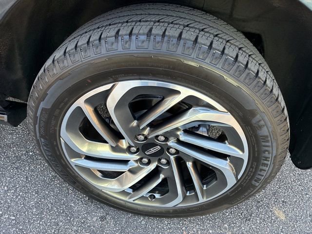 Certified 2025 Lincoln Navigator Reserve image 12