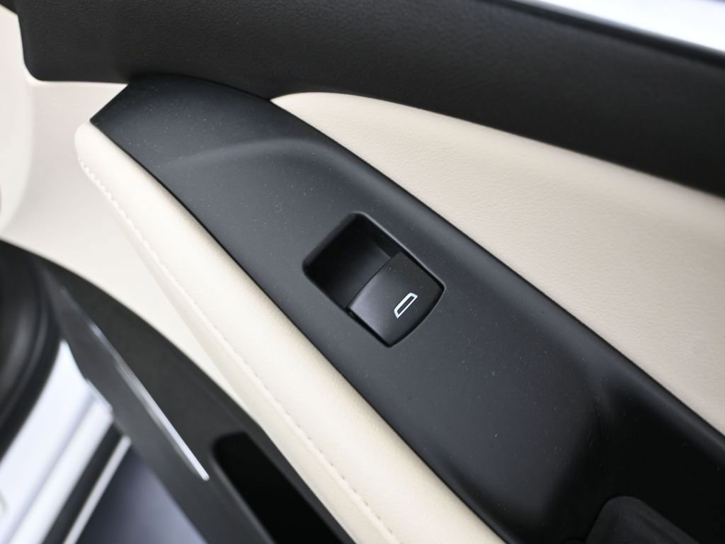 Used 2022 Buick Enclave Avenir w/ Avenir Technology Package image 54