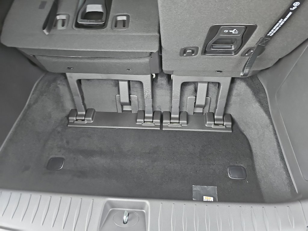 New 2026 Kia Carnival EX image 6