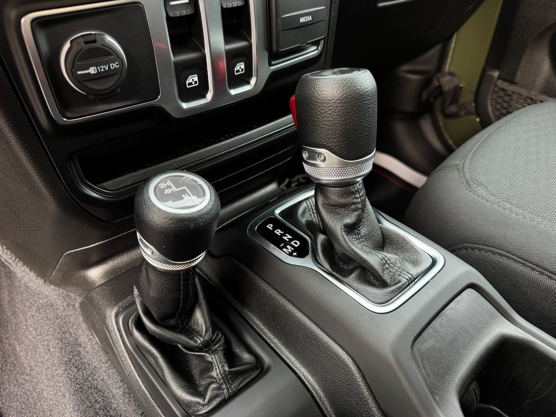 Used 2021 Jeep Wrangler Sport image 25