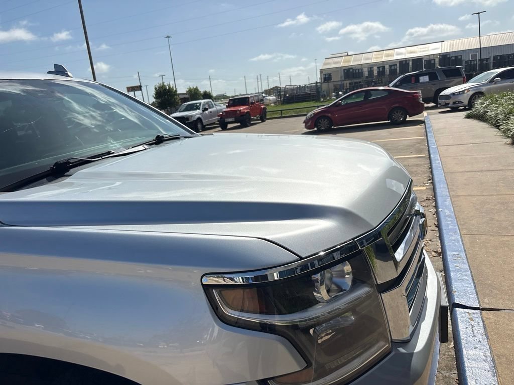 Used 2017 Chevrolet Tahoe LT w/ Luxury Package AWD/4WD image 7