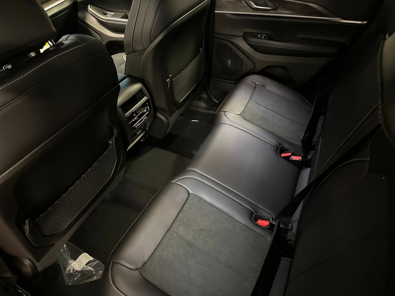 New 2026 Jeep Grand Cherokee Altitude AWD/4WD image 11