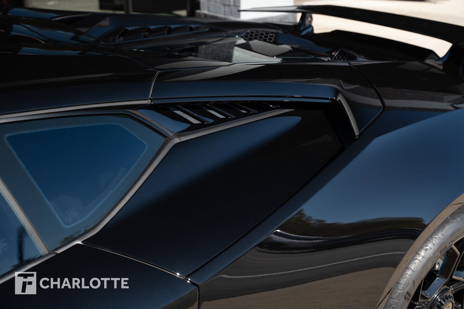 Used 2024 Lamborghini Huracan Tecnica image 8