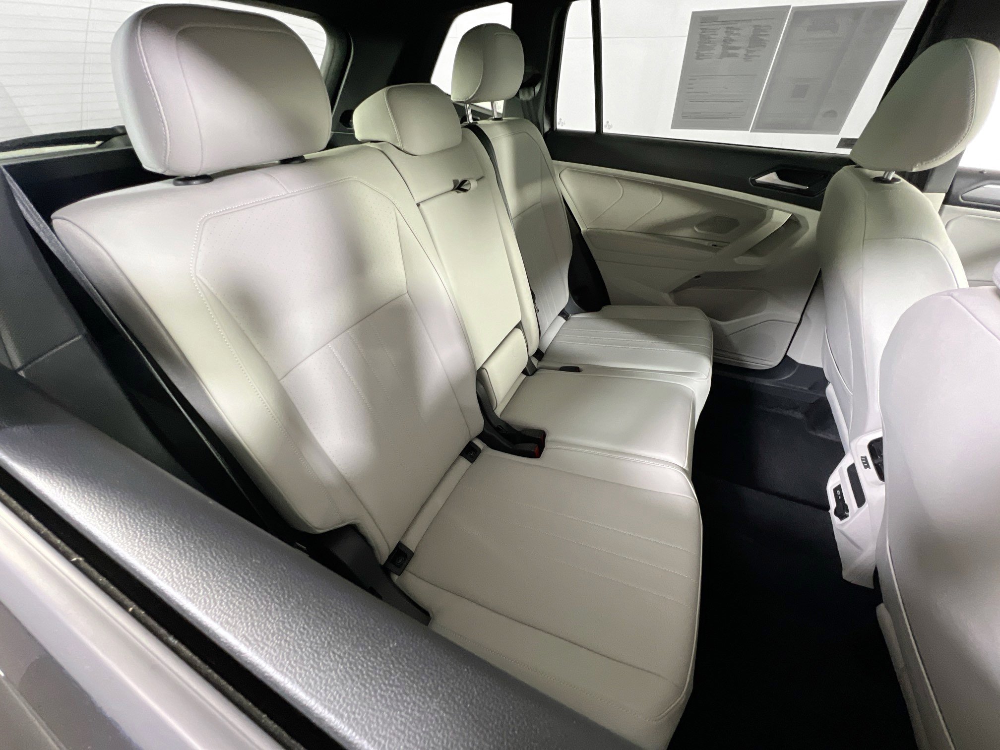 Used 2022 Volkswagen Tiguan SE R-Line AWD/4WD image 26