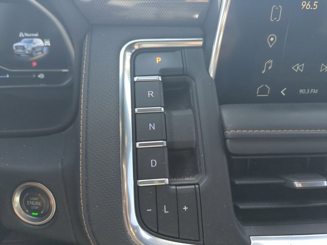 Used 2024 GMC Yukon AT4 w/ Technology Package image 10