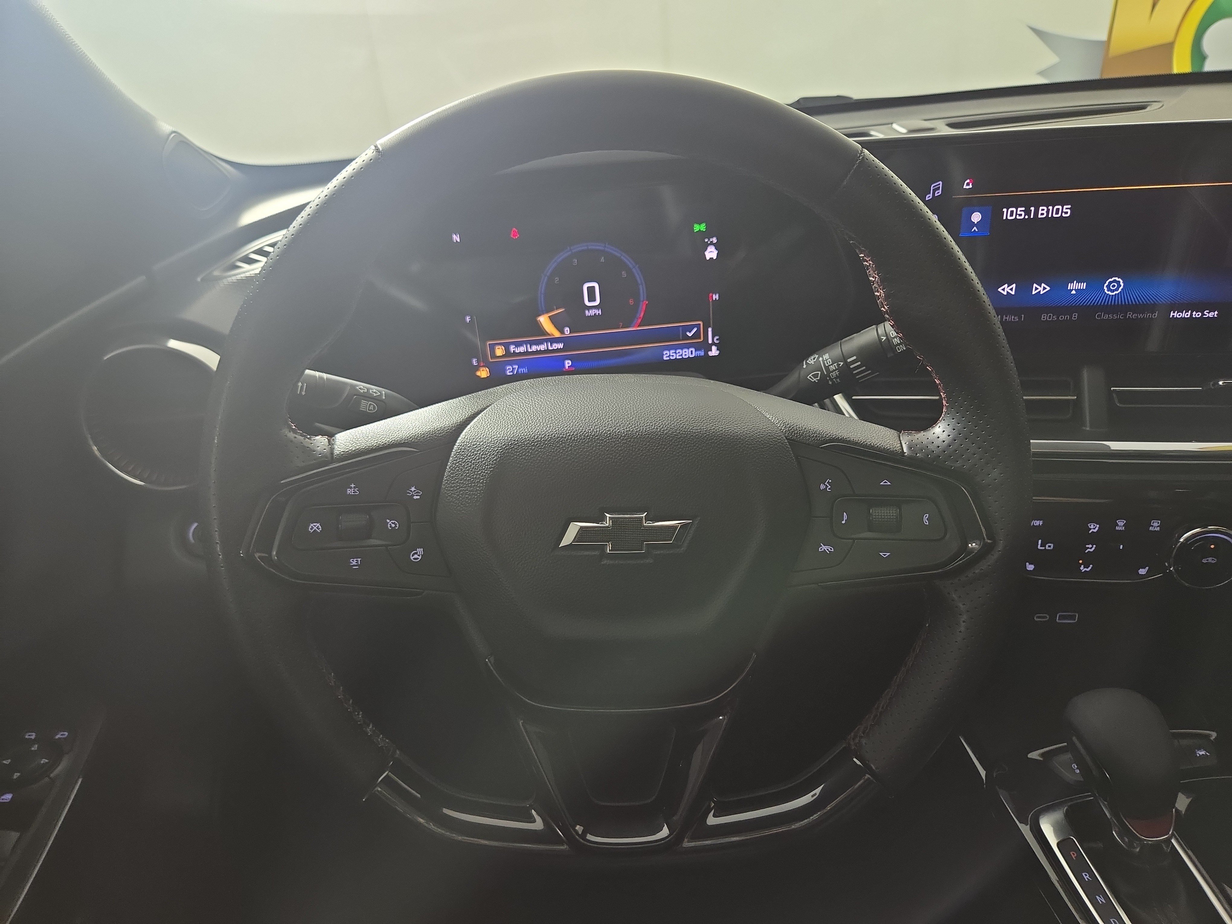 Used 2025 Chevrolet Trax RS w/ Sunroof Package FWD image 15