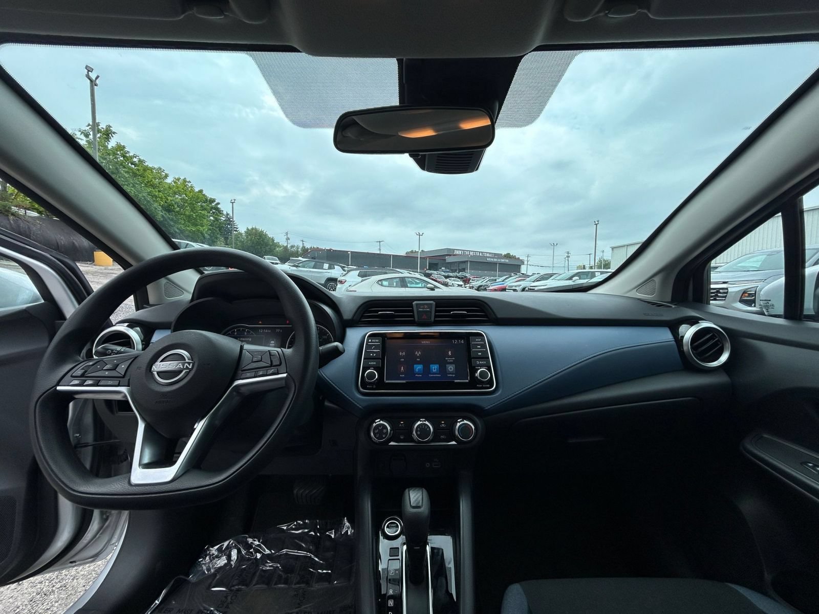 Used 2025 Nissan Versa SV FWD image 23