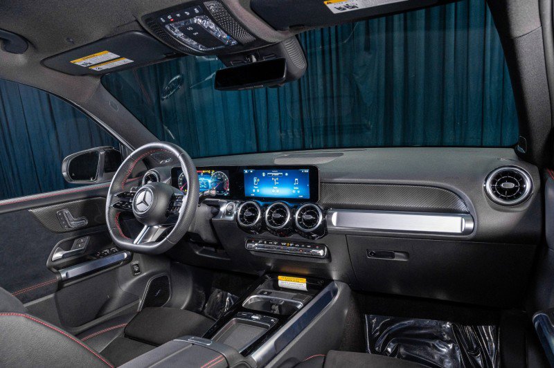 New 2026 Mercedes-Benz GLB 250 4MATIC image 4