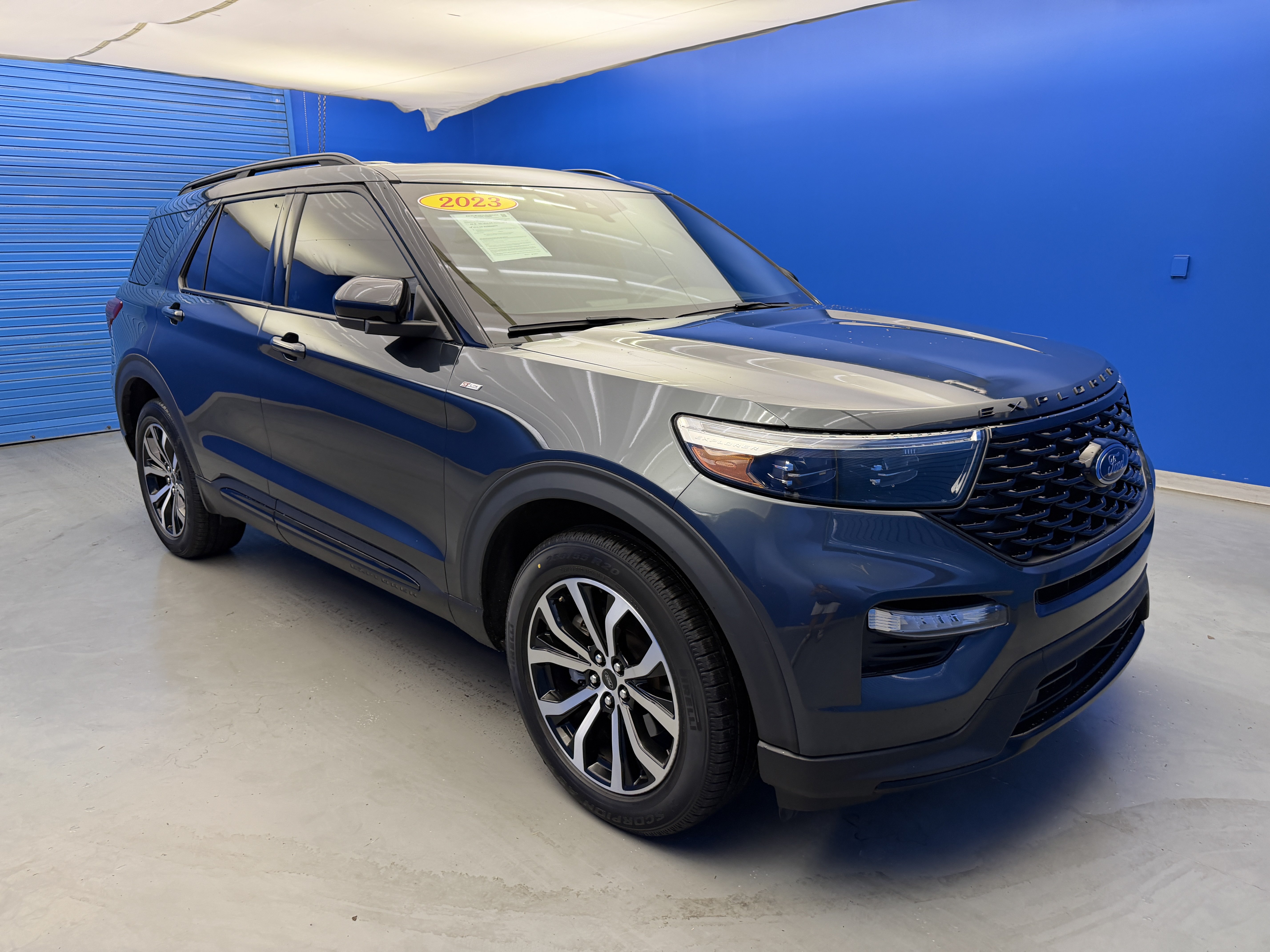 Used 2023 Ford Explorer ST-Line w/ Class IV Trailer Tow Package AWD/4WD image 2