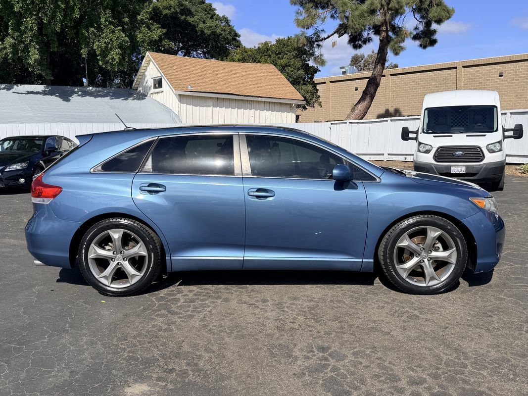 Used 2010 Toyota Venza w/ Leather Pkg FWD image 7