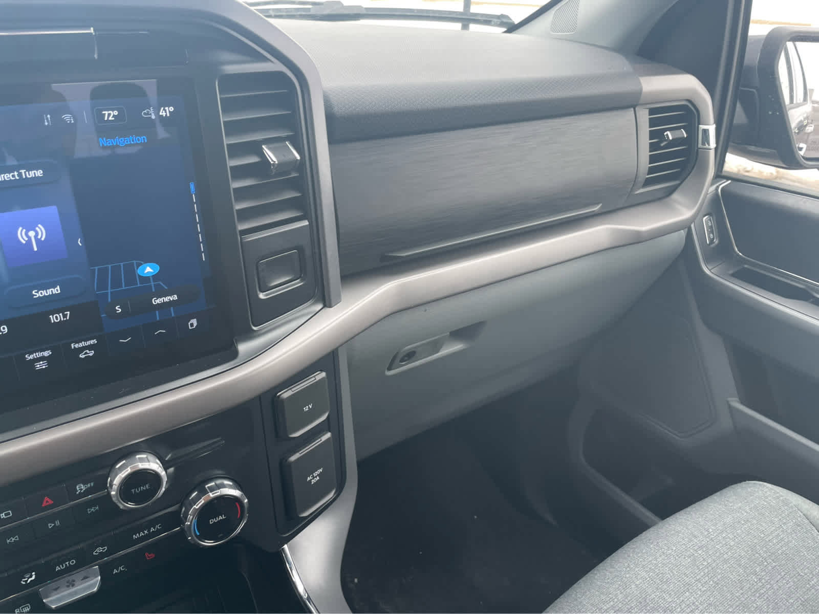 Used 2025 Ford F150 XLT w/ Equipment Group 302A MID image 29