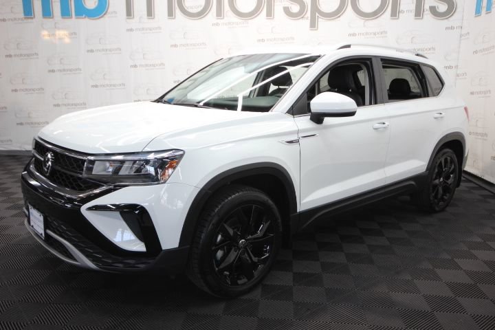 Used 2022 Volkswagen Taos SE image 2