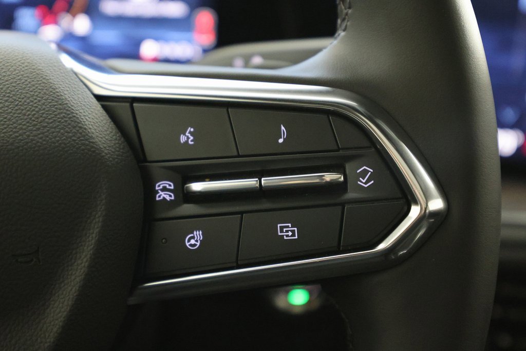 Used 2025 Chevrolet Suburban Z71 w/ Comfort Package image 23