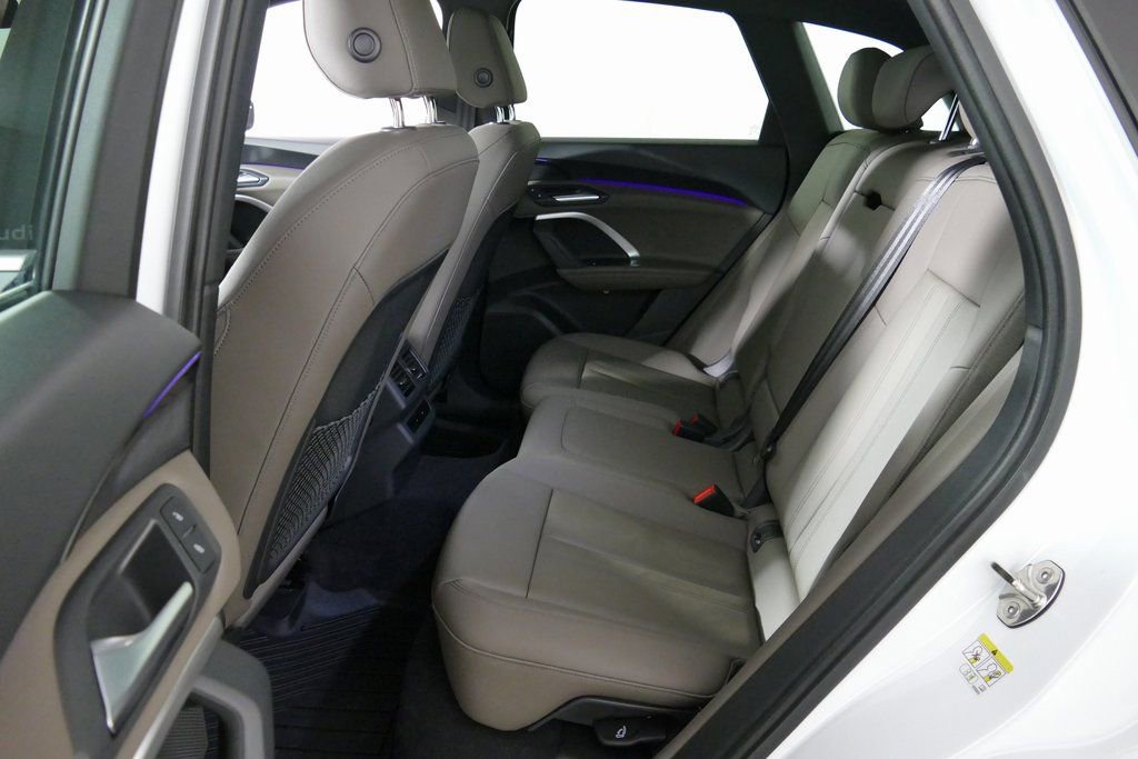Used 2025 Audi Q5 Premium w/ Convenience Package image 28