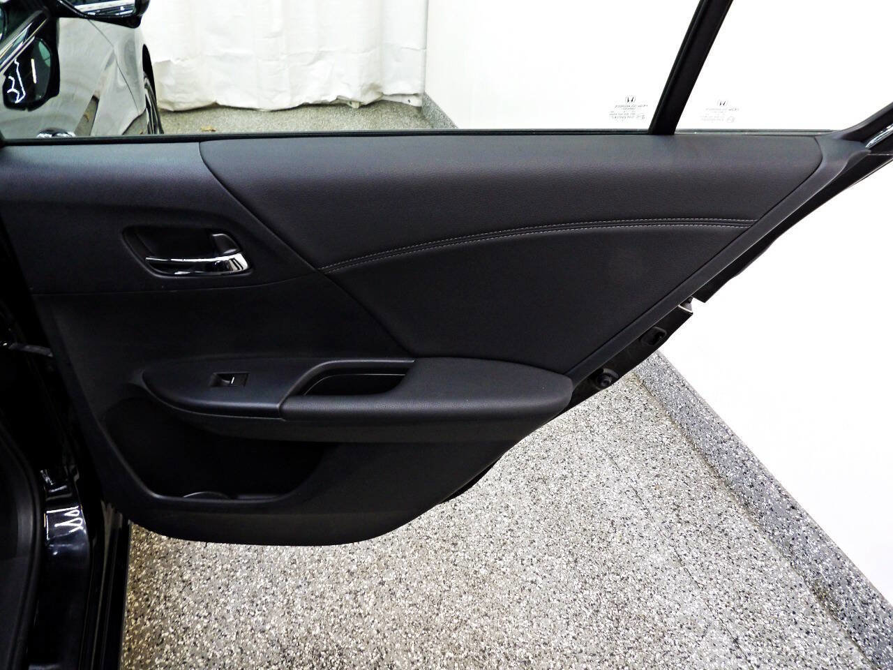 Used 2016 Honda Accord EX-L image 12