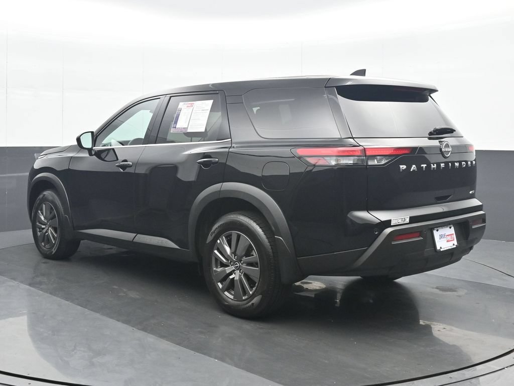 Used 2025 Nissan Pathfinder S AWD/4WD image 4