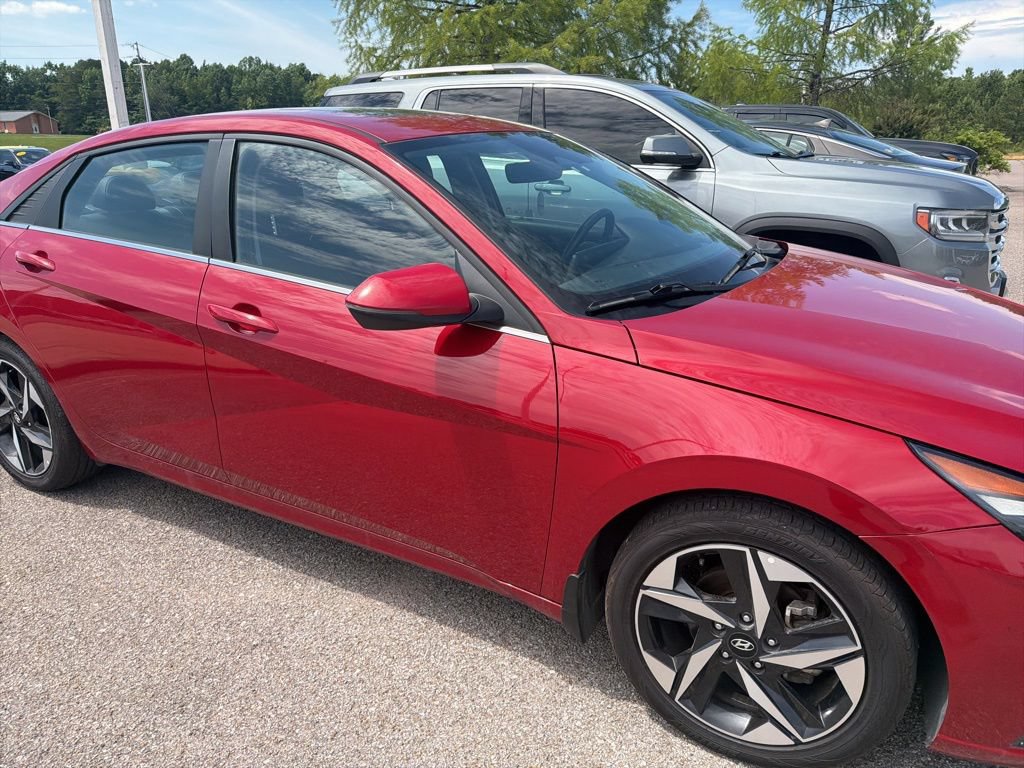 Used 2023 Hyundai Elantra Limited FWD image 10