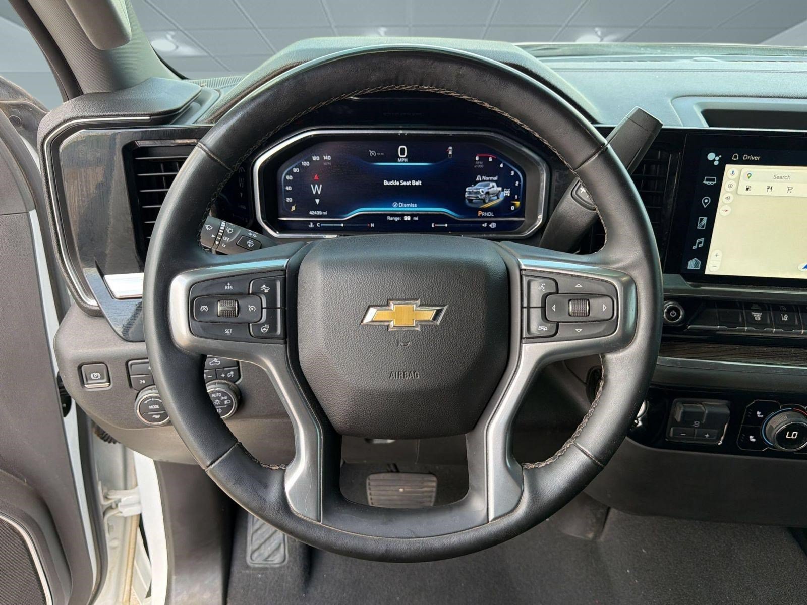 Used 2024 Chevrolet Silverado 2500 LT AWD/4WD image 11