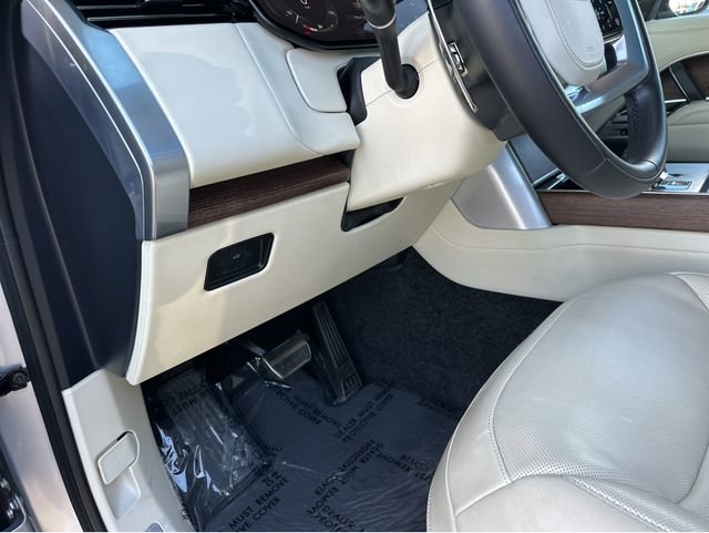 Used 2024 Land Rover Range Rover SE image 35
