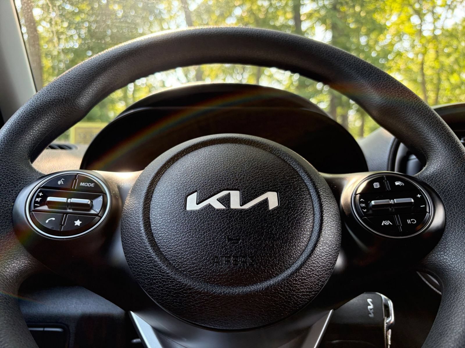 Used 2025 Kia Soul LX w/ LX Technology Package FWD image 25