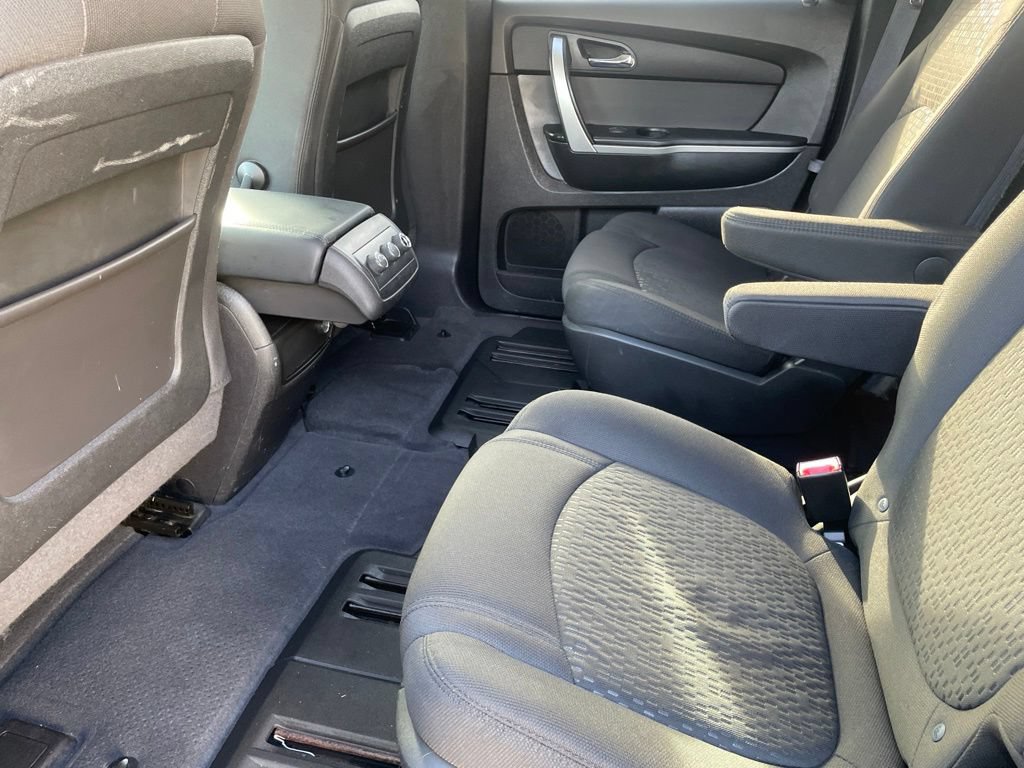 Used 2011 GMC Acadia SLE FWD image 18