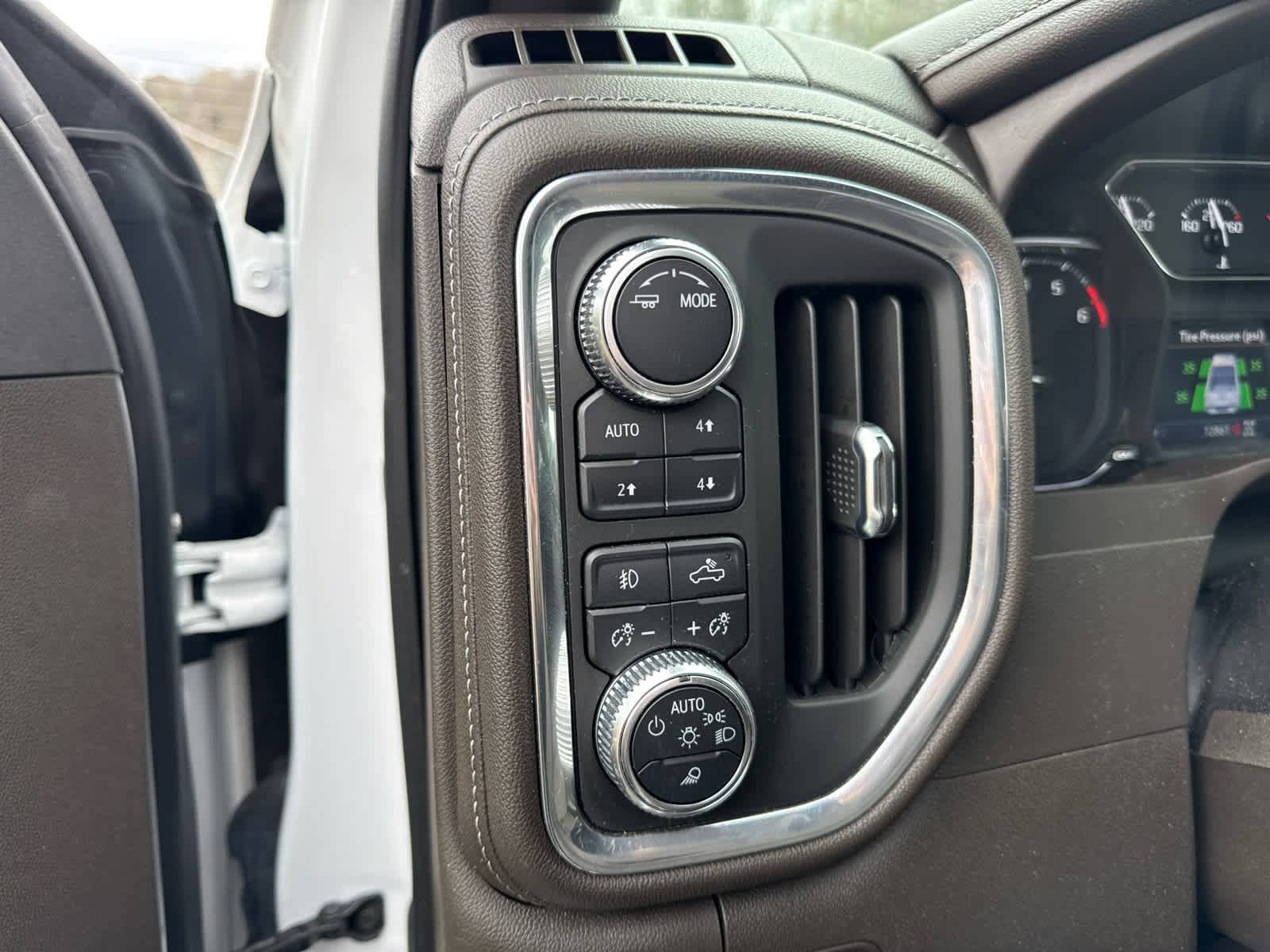 Used 2021 GMC Sierra 1500 SLT image 15