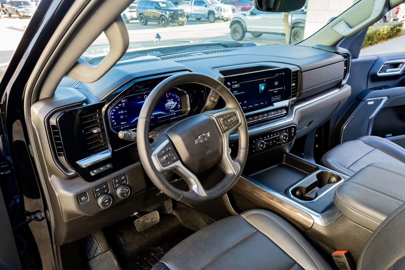 Used 2024 Chevrolet Silverado 2500 LTZ w/ LTZ Plus Package image 17