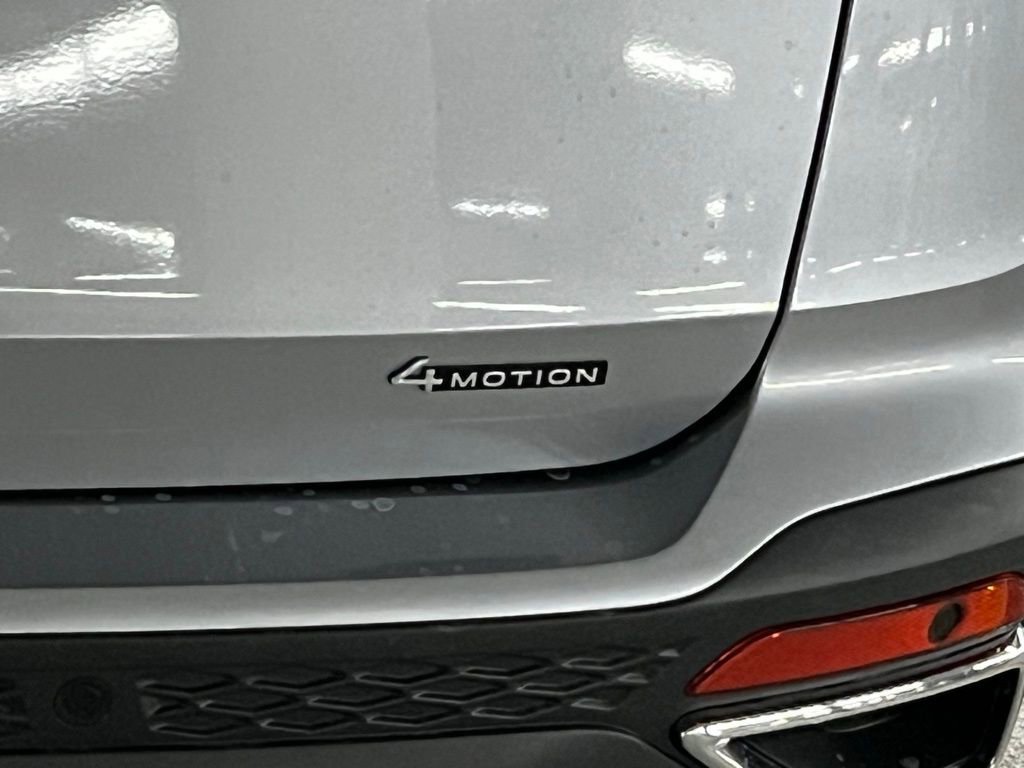 New 2025 Volkswagen Taos SE image 34
