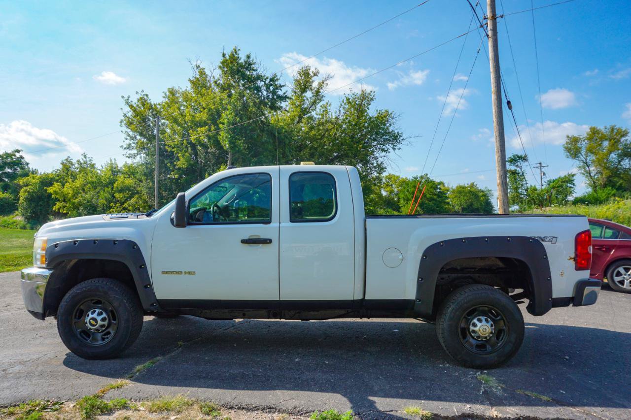 Used 2011 Chevrolet Silverado 2500 W/T w/ Snow Plow Prep Package AWD/4WD image 6