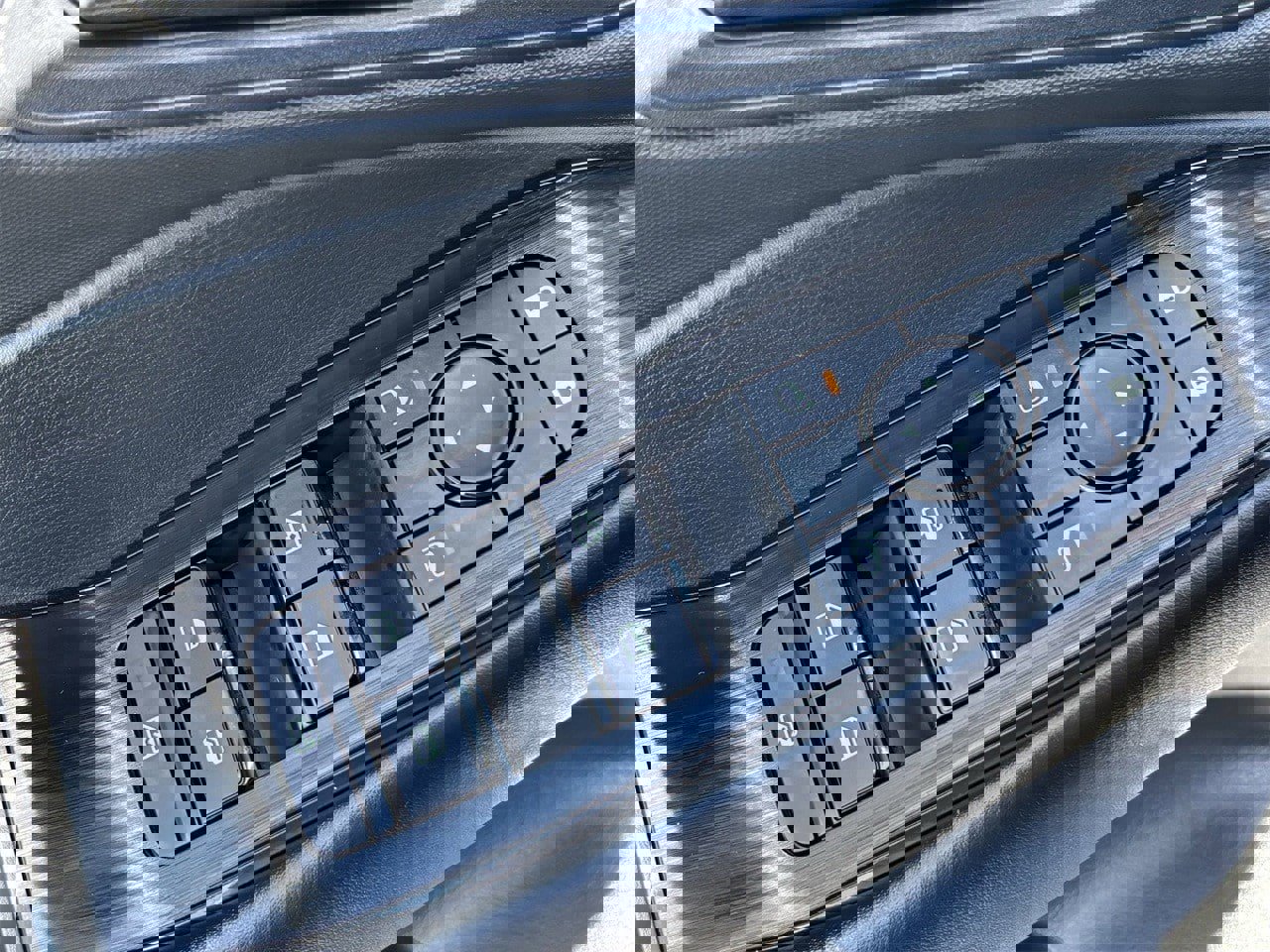 New 2026 Nissan Rogue S image 25