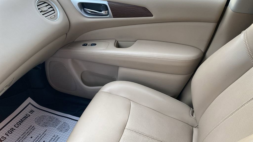 Used 2019 Nissan Pathfinder Platinum image 21