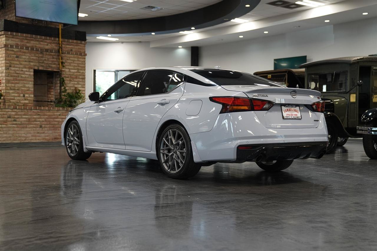 Used 2024 Nissan Altima 2.0 SR FWD image 15