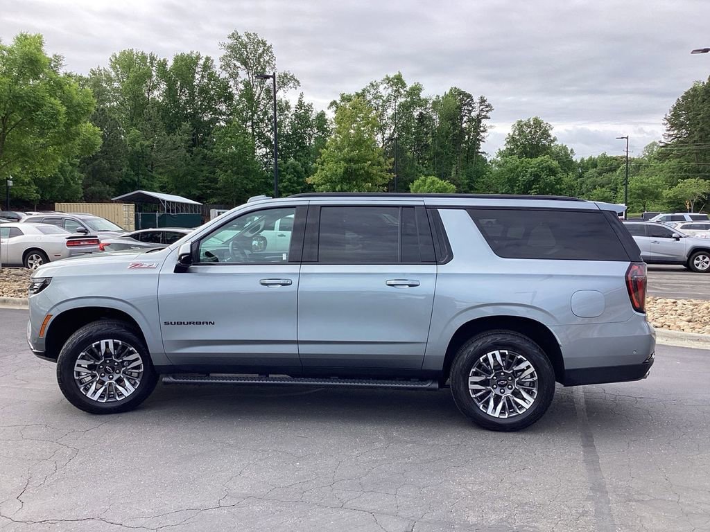 Used 2025 Chevrolet Suburban Z71 AWD/4WD image 6